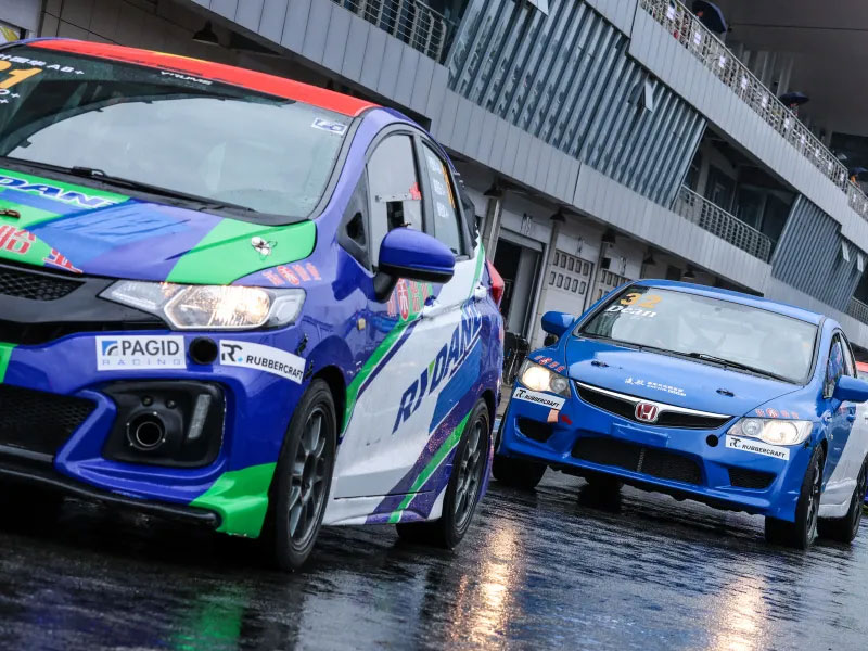 赛车激情席卷初夏,中南赛车节R1风雨开赛